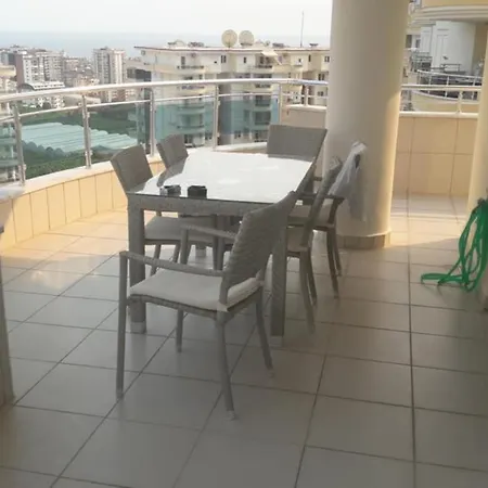 A Luxury Flat In A Complex In Lägenhet Alanya